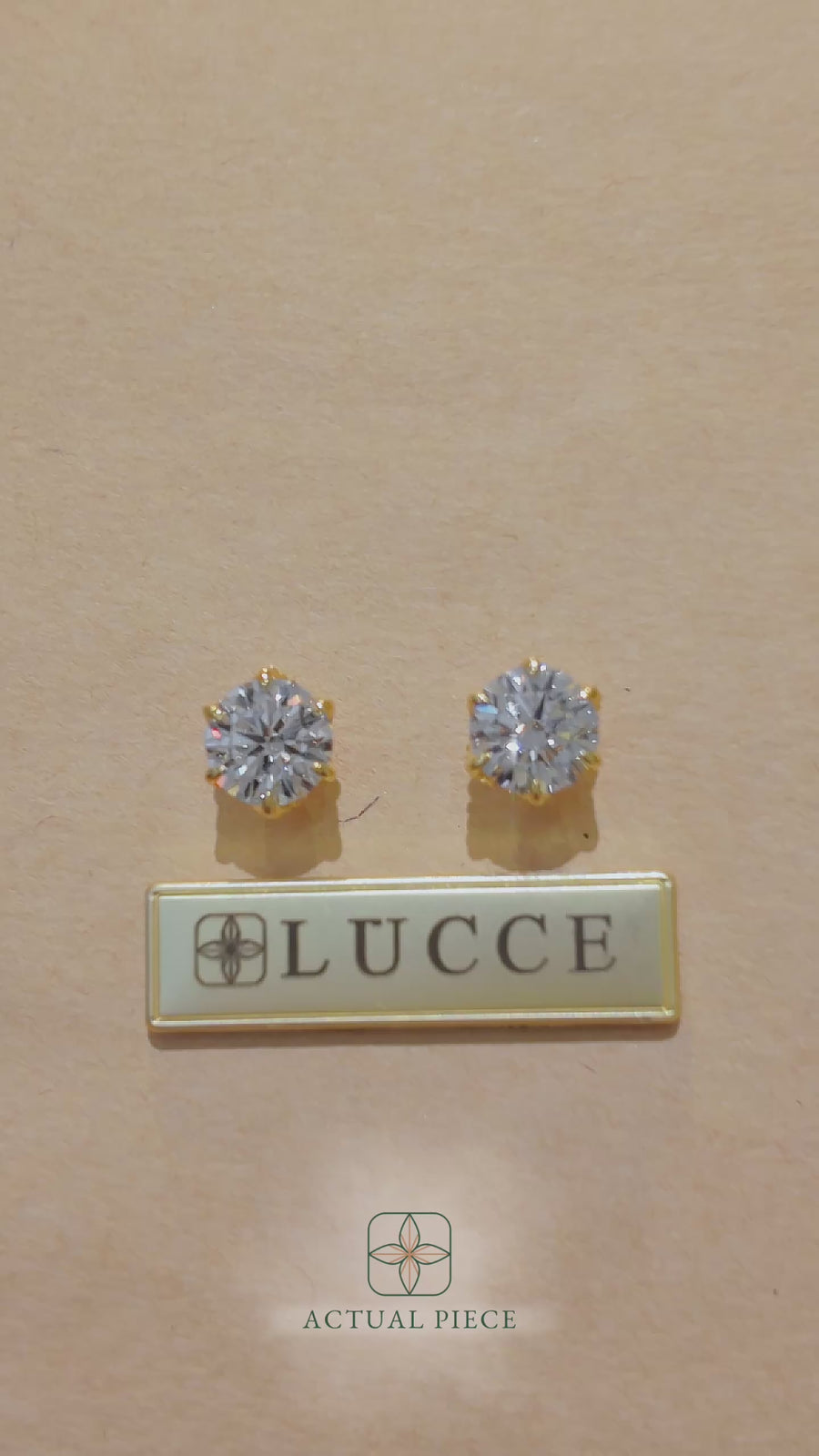 Load and play video in Gallery viewer, LUCCE AZALEA™ Earrings Round Diamond
