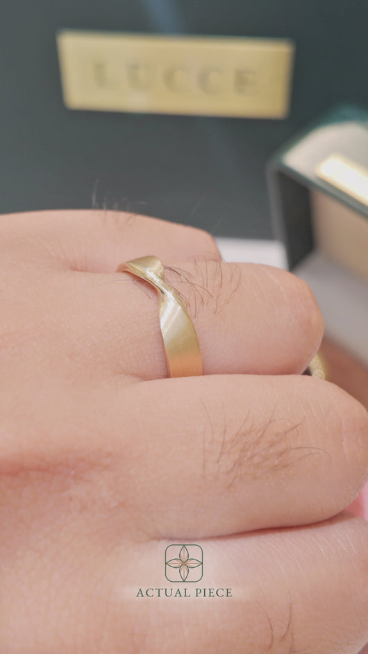 LUCCE ESSO™ Brushed 5mm 14K Yellow Gold