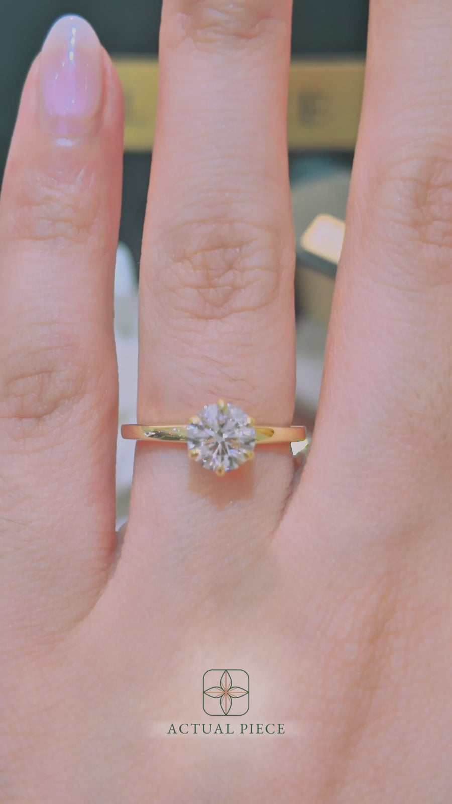 Load and play video in Gallery viewer, LUCCE LUCIA™ 6-Prong Round Diamond
