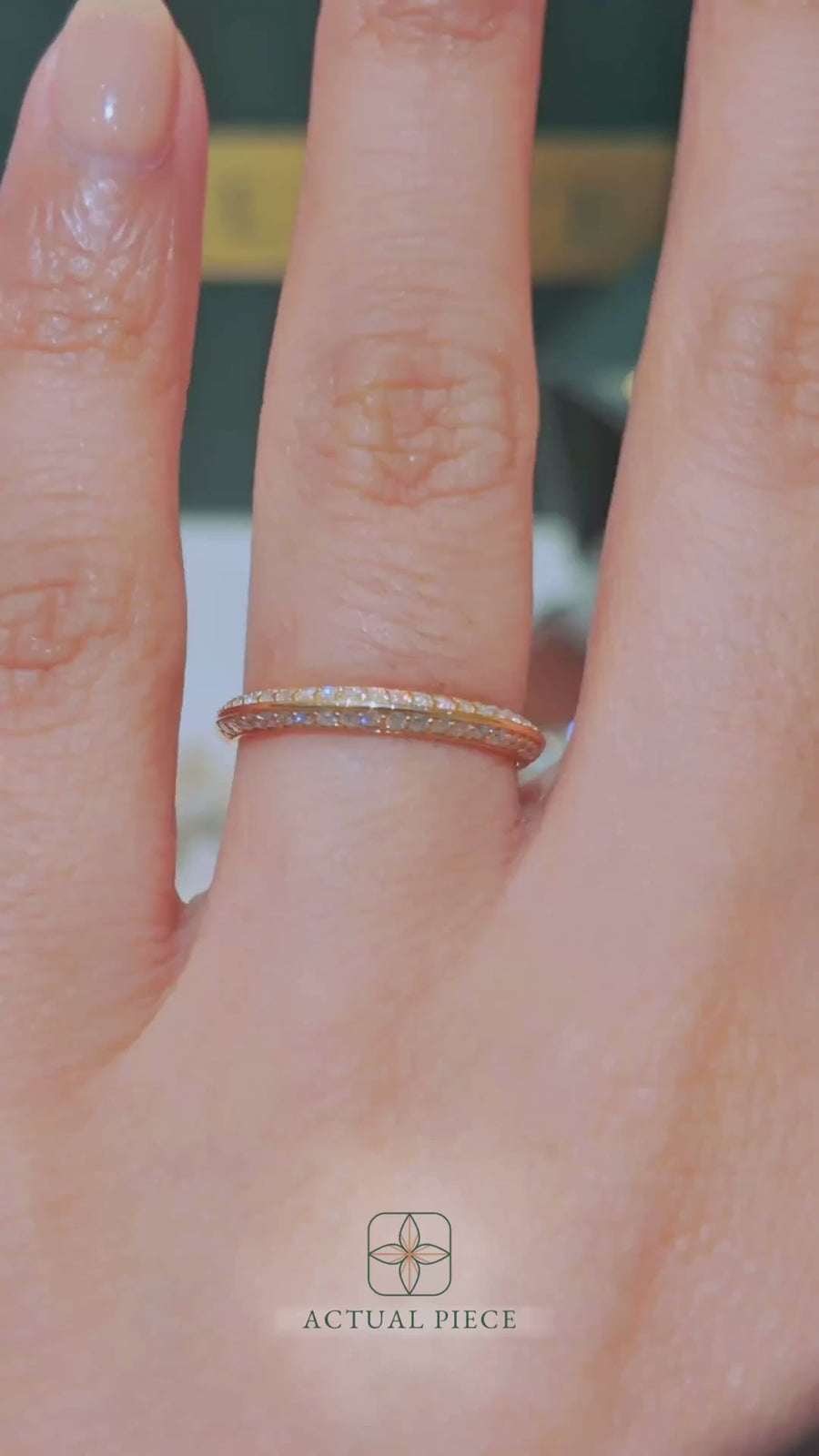 Load and play video in Gallery viewer, LUCCE ECUADORIAN™ Pavé Band Lab Diamond 0.32ctw 14K Yellow Gold
