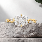LUCCE CONSTANCE™ Vielle Cushion Lab Diamond 2.05CT E VVS2 IGI 18K Yellow Gold