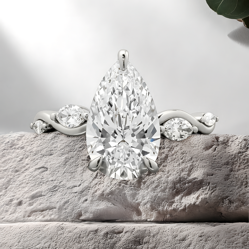 Lucce Constance Viello Pear Lab Diamond 3.02CT E VVS2 Ex IGI Platinum